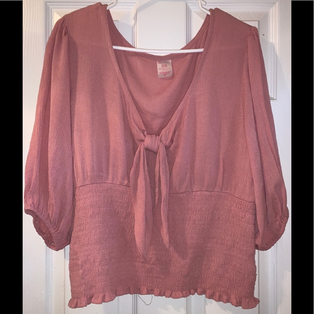 Feminine balloon sleeve top